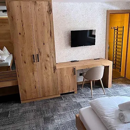 Отель Tieflehner Hof Pitztalhaus Enzenstall