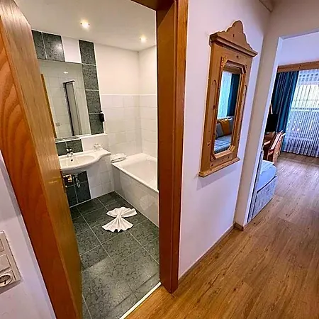 Tieflehner Hof Pitztalhaus Отель Enzenstall