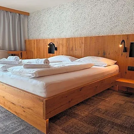 Отель Tieflehner Hof Pitztalhaus Enzenstall